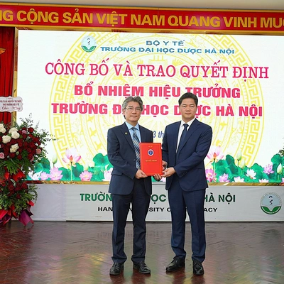 LỄ CÔNG BỐ VÀ TRAO QUYẾT ĐỊNH BỔ NHIỆM HIỆU TRƯỞNG TRƯỜNG ĐH DƯỢC HÀ NỘI